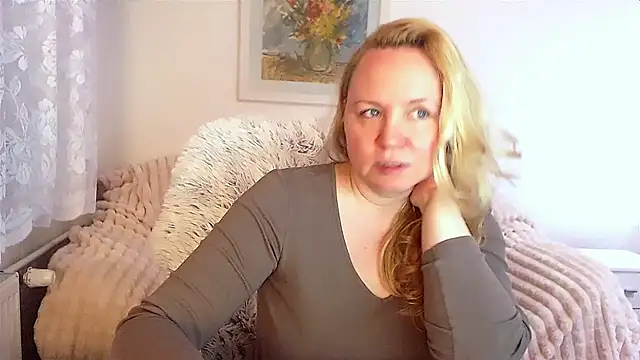 Snapshot of Sarah4you chatting on January 7, 2025, 9:46 pm Sarah4you online show from January 7, 2025, 9:46 pm