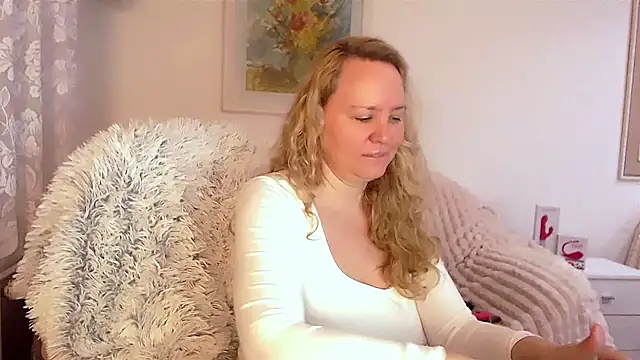 Snapshot of Sarah4you chatting on January 25, 2025, 5:19 pm Sarah4you online show from January 25, 2025, 5:19 pm