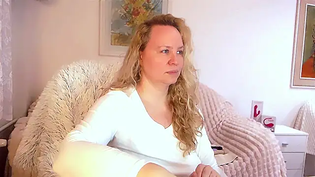 Snapshot of Sarah4you chatting on January 30, 2025, 9:36 pm Sarah4you online show from January 30, 2025, 9:36 pm