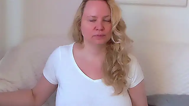 Sarah4you online show from September 27, 2025, 1:49 pm