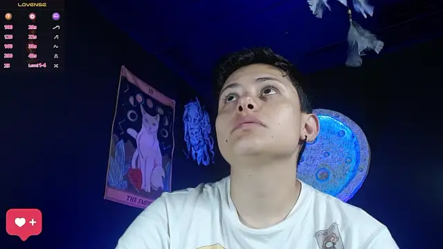 Snapshot of girl_intense444 chatting on February 5, 2026, 12:32 pm girl intense444 online show from February 5, 2026, 12:32 pm