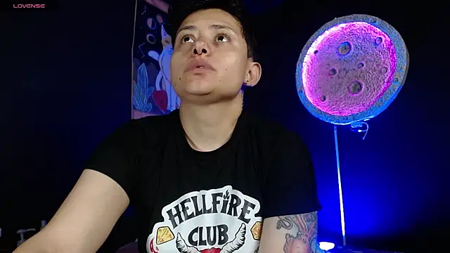 girl intense444 online show from March 31, 2026, 1:00 pm