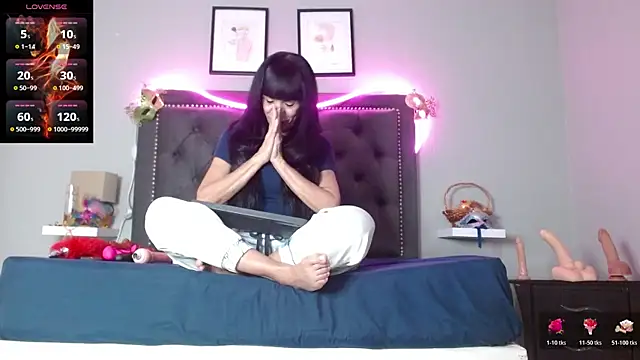 CharlotteLemke online show from November 14, 2025, 12:48 pm