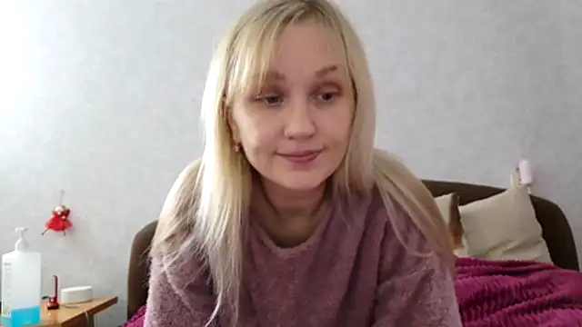 ModelEva online show from October 21, 2025, 9:32 am