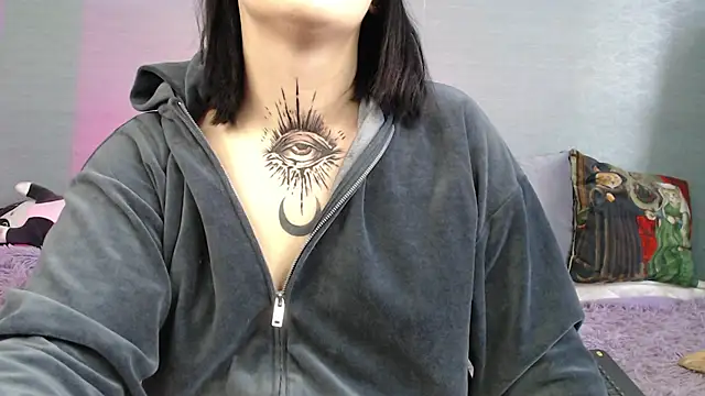 ivamayy online show from October 15, 2025, 7:41 am