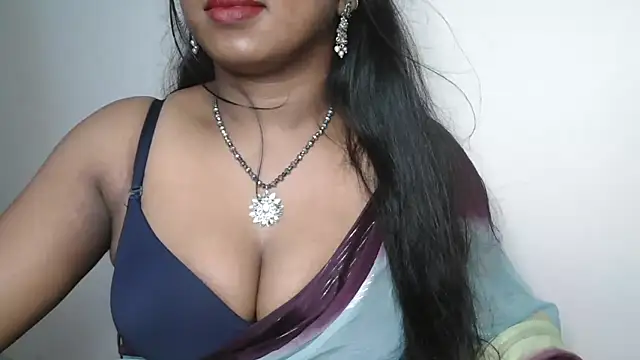 Snapshot of Dhiyapink chatting on October 27, 2025, 5:00 am Dhiyapink online show from October 27, 2025, 5:00 am