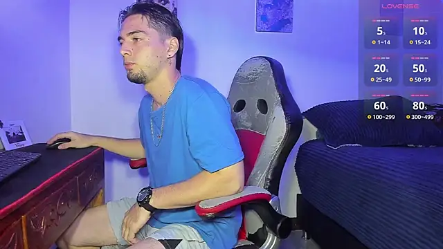 Alex smith00 online show from October 14, 2025, 11:05 pm