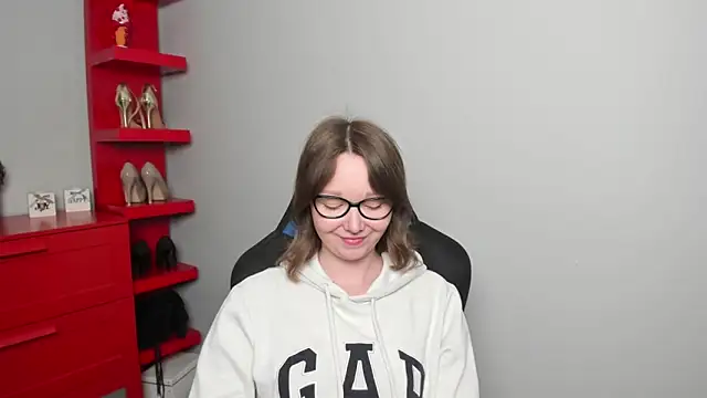 Cookie zoe online show from April 17, 2026, 7:00 am