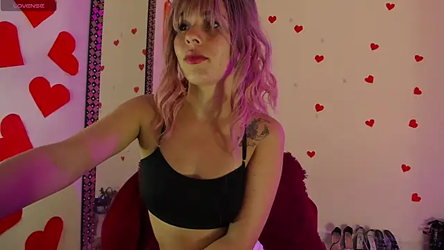 Snapshot of Cristina__Smith chatting on March 3, 2025, 8:43 pm Cristina Smith online show from March 3, 2025, 8:43 pm