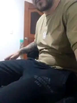 marindanielf online show from November 7, 2025, 11:49 pm