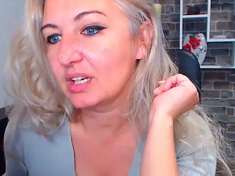 angel devil milf online show from January 31, 2025, 3:22 pm