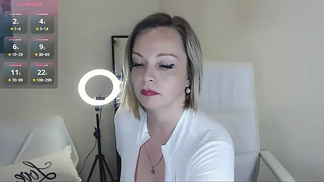 Tilly Eliot online show from February 4, 2025, 9:10 pm