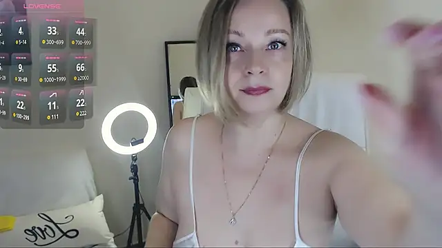 Tilly Eliot online show from March 20, 2025, 2:10 pm