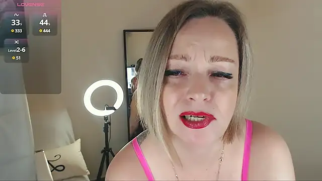 Tilly Eliot online show from March 22, 2025, 9:10 pm