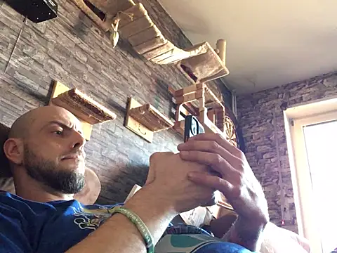 kissfreak85 online show from December 26, 2024, 12:59 pm