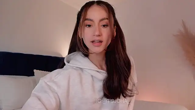  Amatista online show from February 21, 2026, 4:19 pm