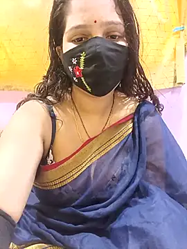 Snapshot of Rising_Smiler chatting on October 5, 2025, 10:35 am Rising Smiler online show from October 5, 2025, 10:35 am