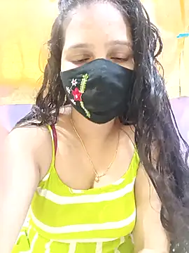 Snapshot of Rising_Smiler chatting on October 6, 2025, 9:51 am Rising Smiler online show from October 6, 2025, 9:51 am