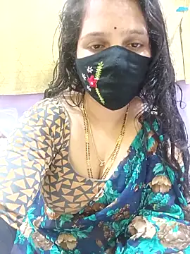 Snapshot of Rising_Smiler chatting on October 10, 2025, 8:30 pm Rising Smiler online show from October 10, 2025, 8:30 pm