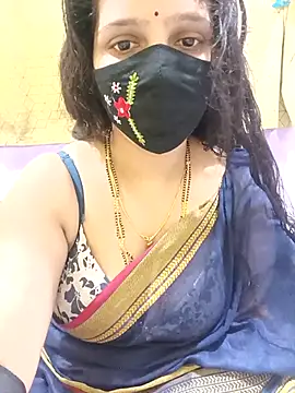 Snapshot of Rising_Smiler chatting on October 13, 2025, 6:08 pm Rising Smiler online show from October 13, 2025, 6:08 pm