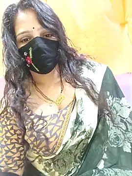 Snapshot of Rising_Smiler chatting on October 22, 2025, 8:58 am Rising Smiler online show from October 22, 2025, 8:58 am