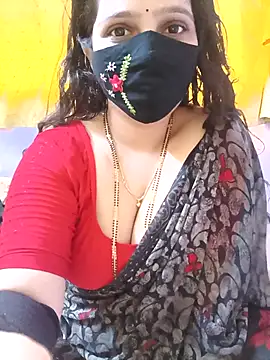 Snapshot of Rising_Smiler chatting on October 27, 2025, 9:57 am Rising Smiler online show from October 27, 2025, 9:57 am