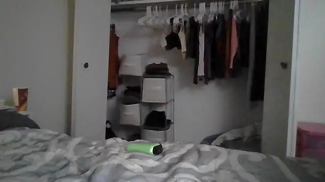 Snapshot of persephone332 chatting on October 2, 2025, 4:08 am persephone332 online show from October 2, 2025, 4:08 am