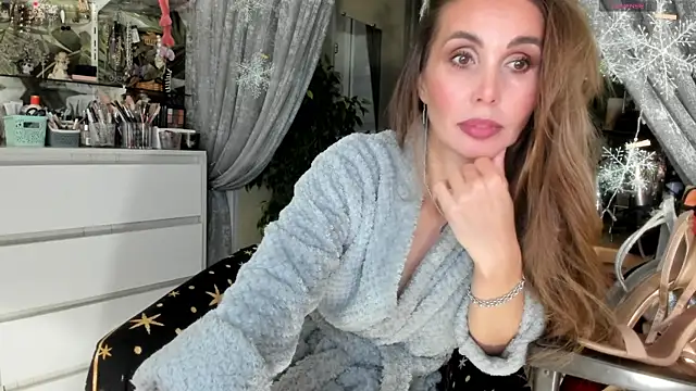 Snapshot of Aurora108 chatting on December 4, 2024, 10:41 pm Aurora108 online show from December 4, 2024, 10:41 pm