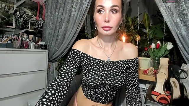 Snapshot of Aurora108 chatting on February 13, 2025, 10:33 pm Aurora108 online show from February 13, 2025, 10:33 pm