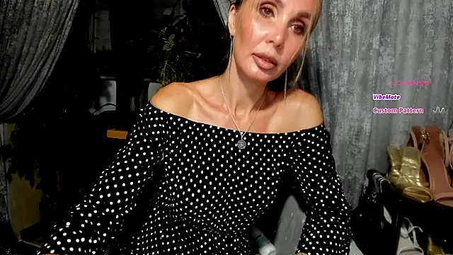 Snapshot of Aurora108 chatting on October 15, 2025, 9:48 pm Aurora108 online show from October 15, 2025, 9:48 pm