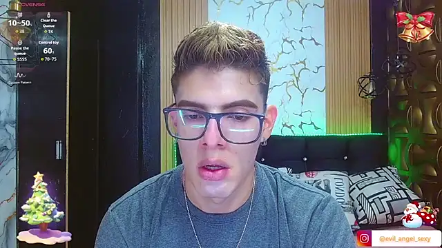 angel sexyevil online show from December 17, 2025, 12:11 pm