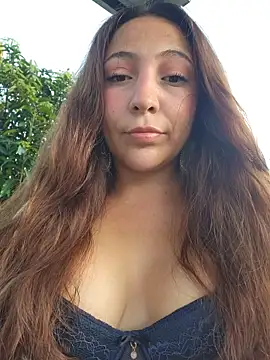 VickyHoult online show from November 6, 2025, 9:59 pm