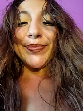 VickyHoult online show from February 1, 2026, 9:02 pm