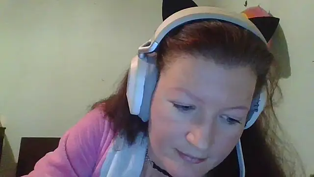 Analimado18 online show from October 6, 2025, 8:39 pm