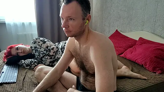 Snapshot of GenrikhBecca chatting on March 4, 2026, 8:31 am GenrikhBecca online show from March 4, 2026, 8:31 am