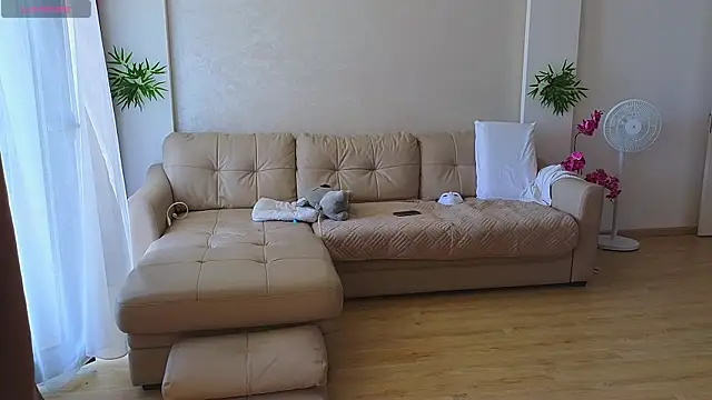 Snapshot of Rabbits_couplee chatting on September 11, 2025, 10:04 am Rabbits couplee online show from September 11, 2025, 10:04 am