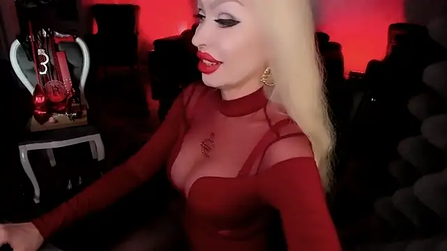 Snapshot of GreedyFinDom chatting on September 19, 2025, 4:07 pm GreedyFinDom online show from September 19, 2025, 4:07 pm