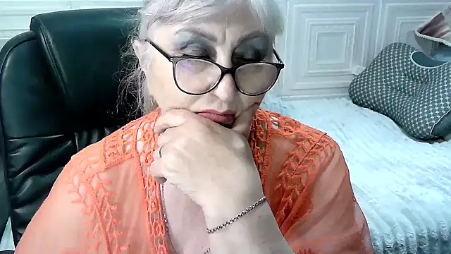 LolkaAlyss online show from April 15, 2026, 7:58 pm