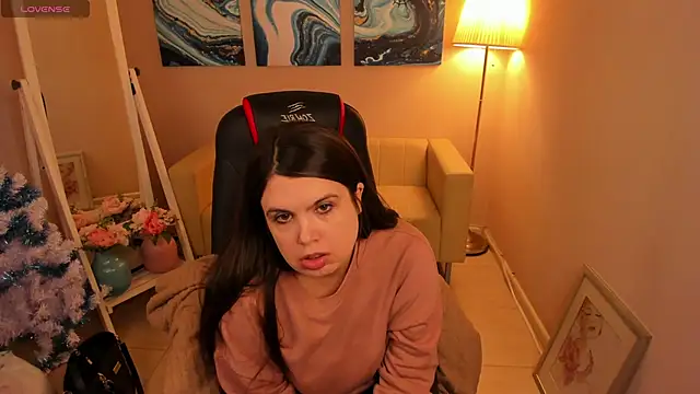 BattyMoll online show from December 3, 2024, 3:44 pm