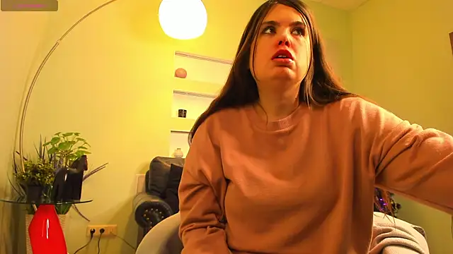 BattyMoll online show from December 10, 2024, 3:33 pm