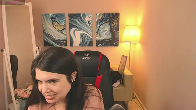 BattyMoll online show from January 28, 2025, 10:45 am