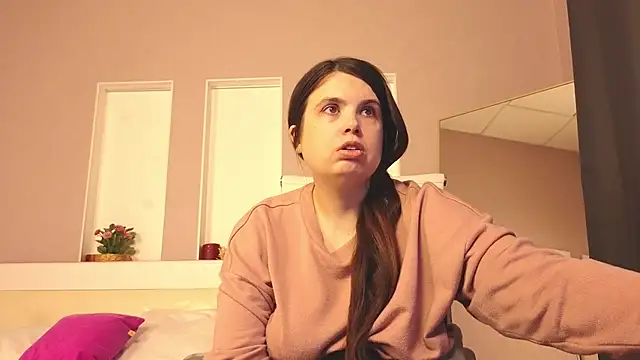 BattyMoll online show from February 5, 2025, 2:05 pm