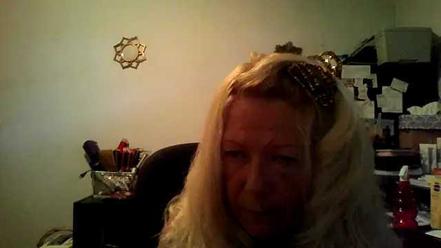 Snapshot of XTRAHORNYONE chatting on October 13, 2025, 4:07 pm XTRAHORNYONE online show from October 13, 2025, 4:07 pm