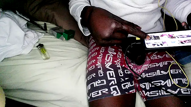 Snapshot of RinsingWood84 chatting on February 3, 2026, 7:46 am RinsingWood84 online show from February 3, 2026, 7:46 am