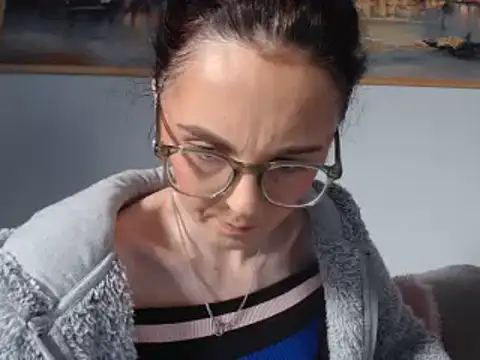 cleophee online show from January 28, 2025, 10:12 am