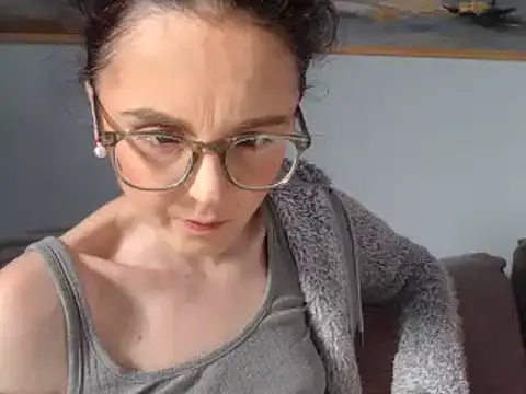 cleophee online show from February 1, 2025, 11:43 am