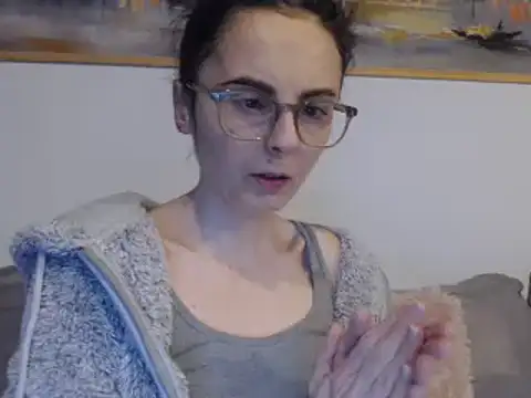 cleophee online show from February 3, 2025, 6:56 am