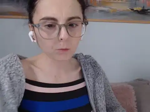 cleophee online show from February 4, 2025, 12:55 pm