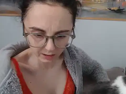 cleophee online show from February 5, 2025, 12:49 pm