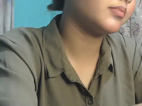 NancyRuvi online show from November 11, 2025, 2:28 pm